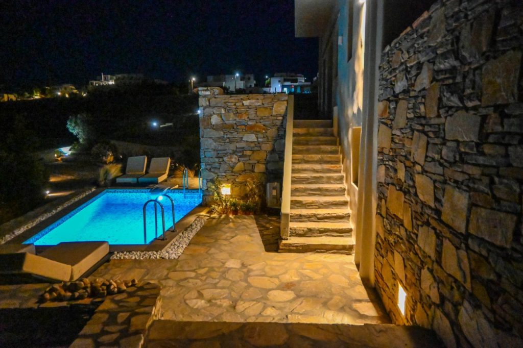 Junior suites με κοινή πισίνα