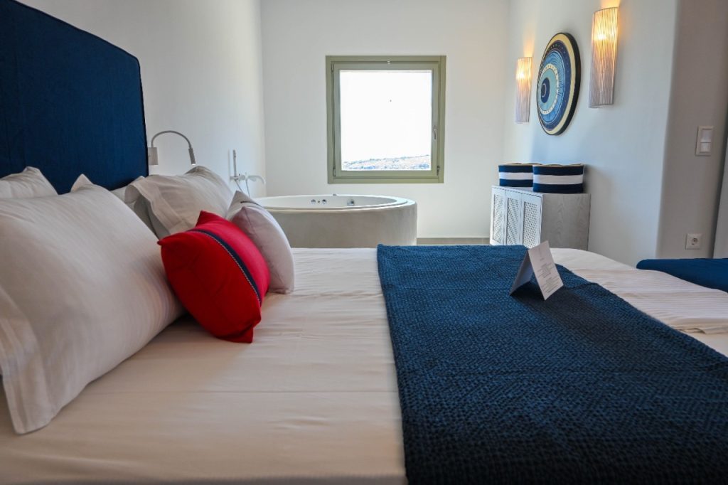 Blue navy honeymoon suite με εσωτερικό υδρομασάζ